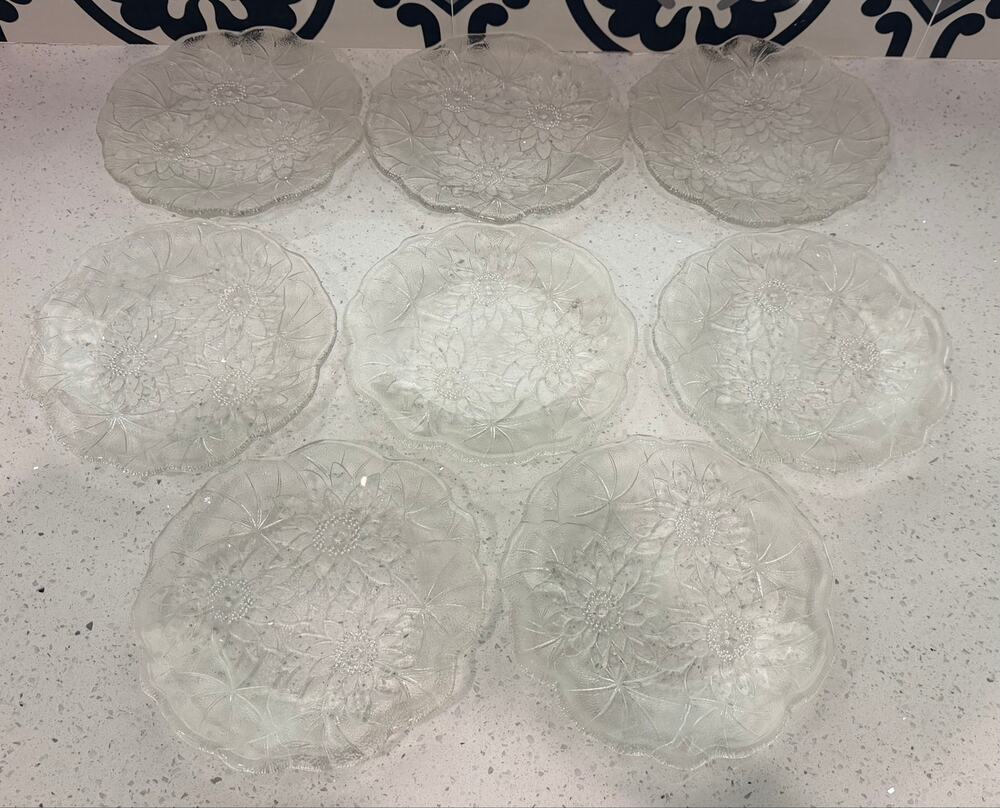 Vintage Clear Glass Water Lily Floral Salad Plates Set of 8 – 8” Diameter